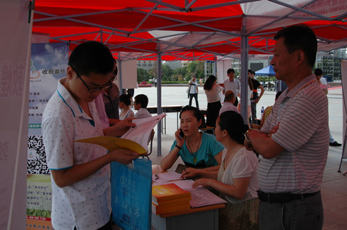 筑巢引鳳，吸納人才 敦煌種業(yè)參加酒泉市人社局組織的大型人才招聘會